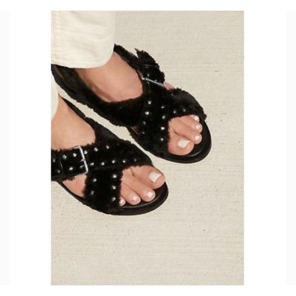 🌸Coconuts by Matisse Ray Faux Fur Studded Sandals - Picture 1 of 6